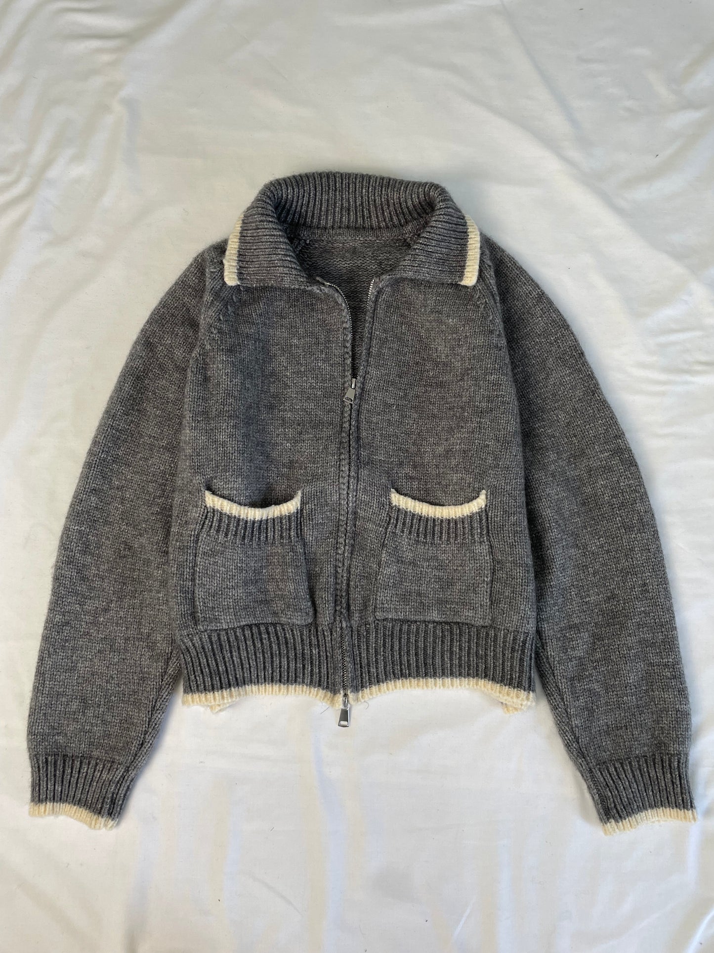 Sweater L