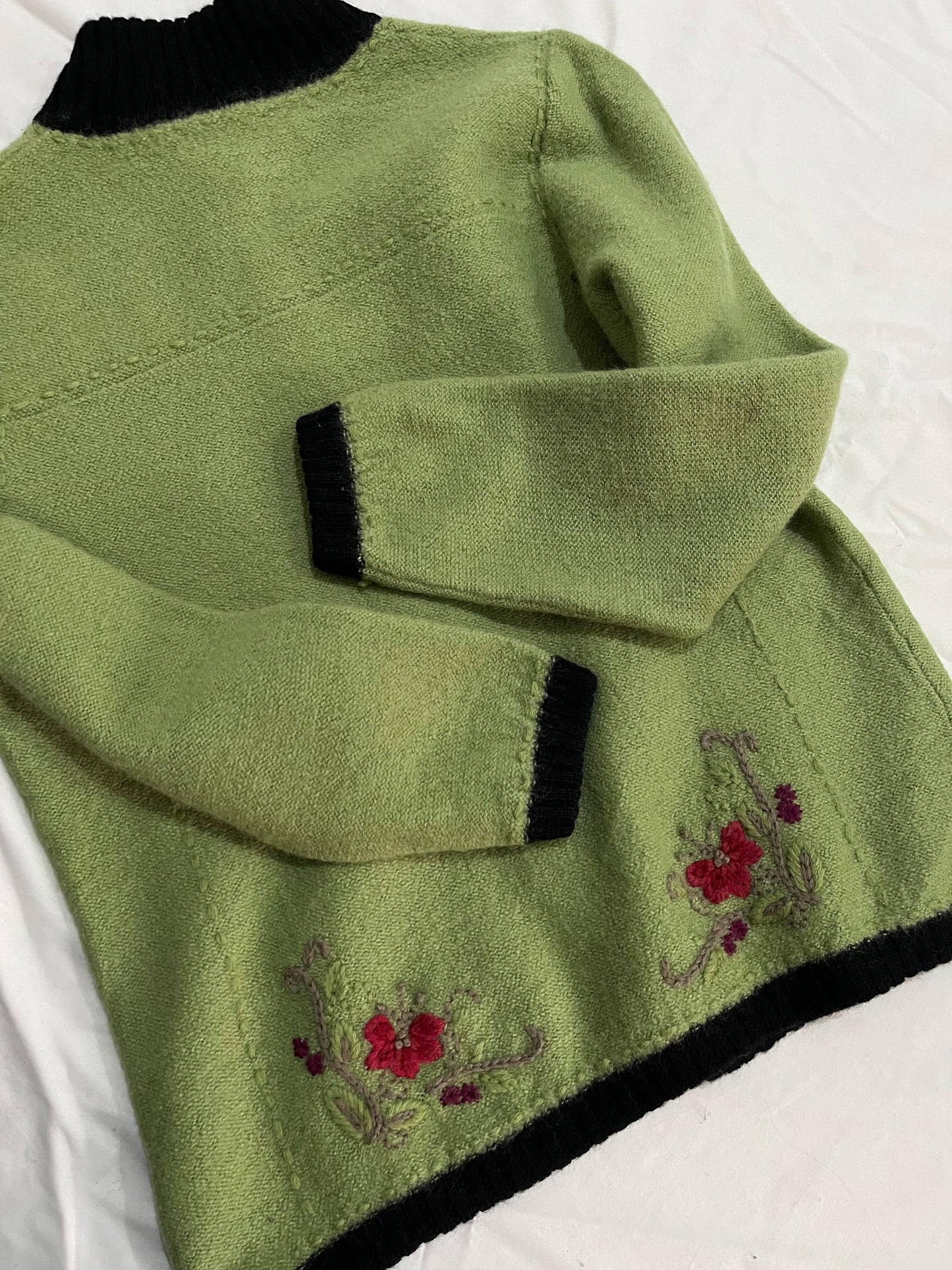 Embroidered Sweater M/L